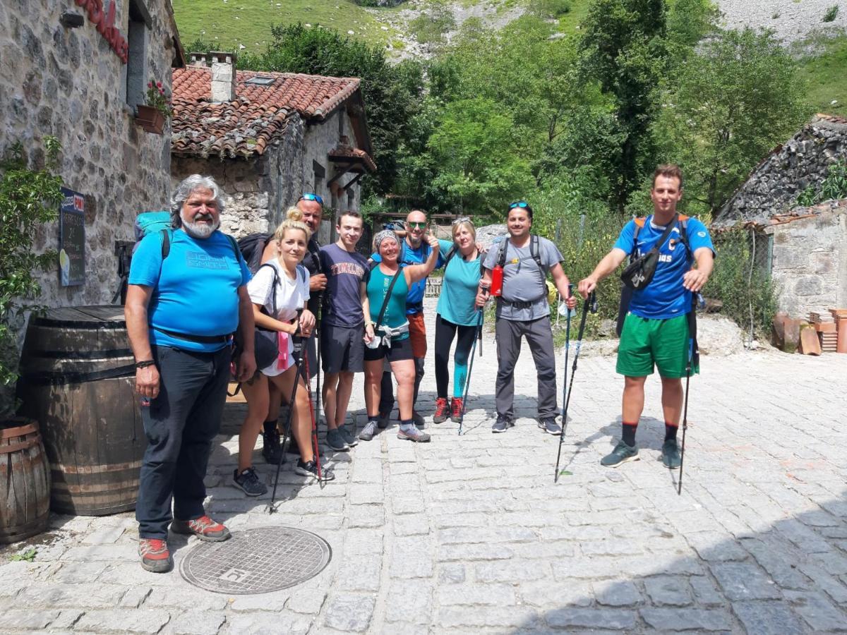 Albergue Villa De Bulnes Zewnętrze zdjęcie
