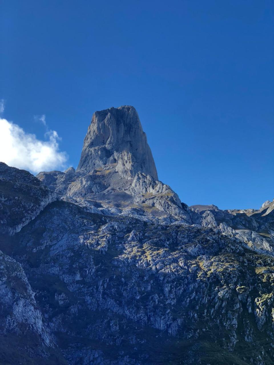 Albergue Villa De Bulnes Zewnętrze zdjęcie
